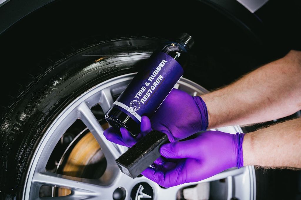 Nanolex Tire & Rubber Restorer 750ml- Rehviläige ja kummi taastaja